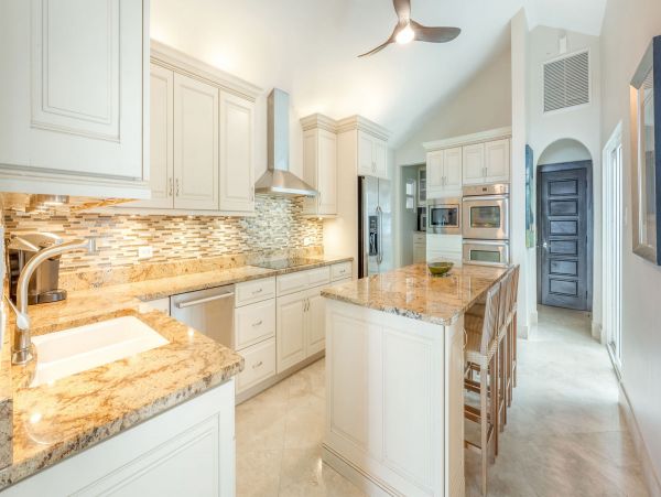 Cayman Island Luxury Living Main House & Cottage 7 Bedroom Paradise in South Sound