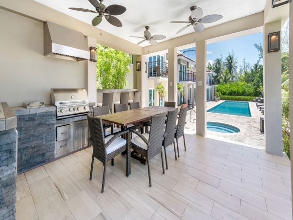 Cayman Island Luxury Living Main House & Cottage 7 Bedroom Paradise in South Sound