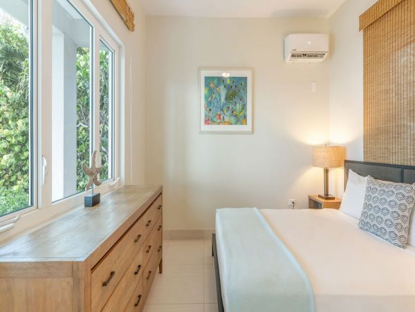 Cayman Island Luxury Living Main House & Cottage 7 Bedroom Paradise in South Sound