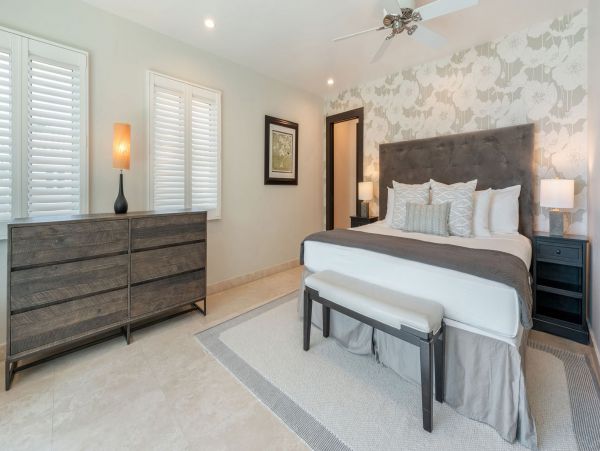 Cayman Island Luxury Living Main House & Cottage 7 Bedroom Paradise in South Sound