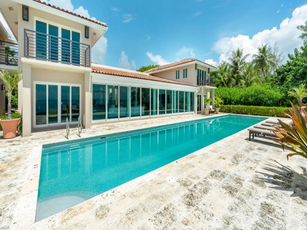 Cayman Island Luxury Living Main House & Cottage 7 Bedroom Paradise in South Sound