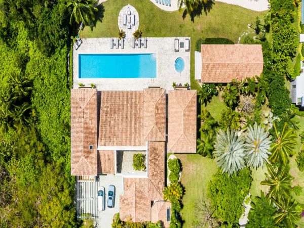 Cayman Island Luxury Living Main House & Cottage 7 Bedroom Paradise in South Sound