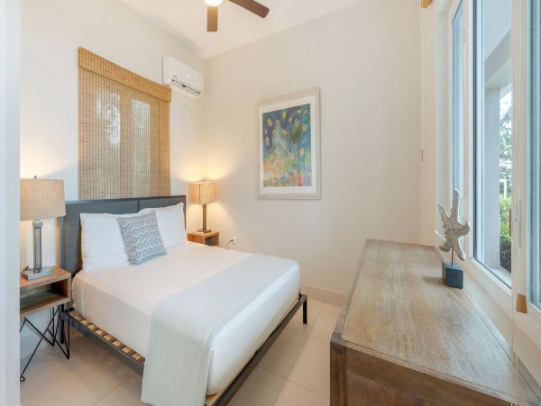 Cayman Island Luxury Living Main House & Cottage 7 Bedroom Paradise in South Sound