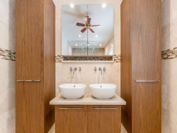 Cayman Island Luxury Living Main House & Cottage 7 Bedroom Paradise in South Sound