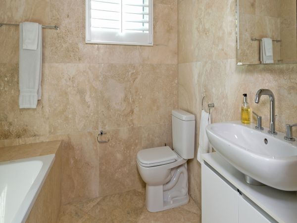 Cayman Island Luxury Living Main House & Cottage 7 Bedroom Paradise in South Sound