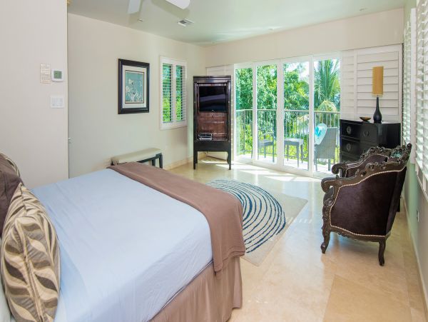 Cayman Island Luxury Living Main House & Cottage 7 Bedroom Paradise in South Sound