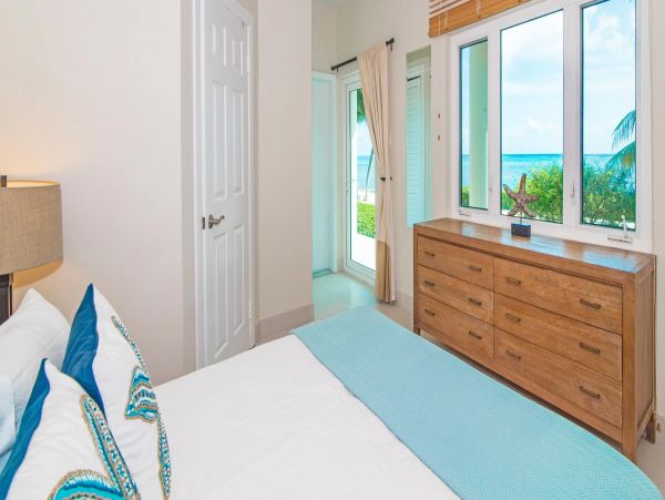 Cayman Island Luxury Living Main House & Cottage 7 Bedroom Paradise in South Sound