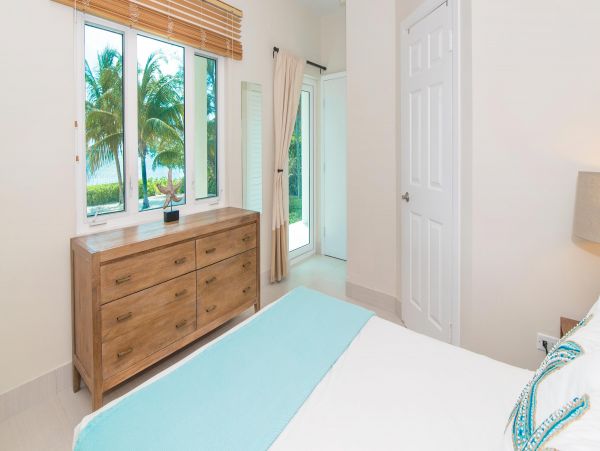 Cayman Island Luxury Living Main House & Cottage 7 Bedroom Paradise in South Sound
