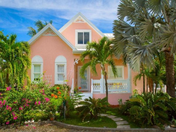 Cayman Island Vacation Rental Oceanfront Villa with Private Pool & Snorkeling Paradise