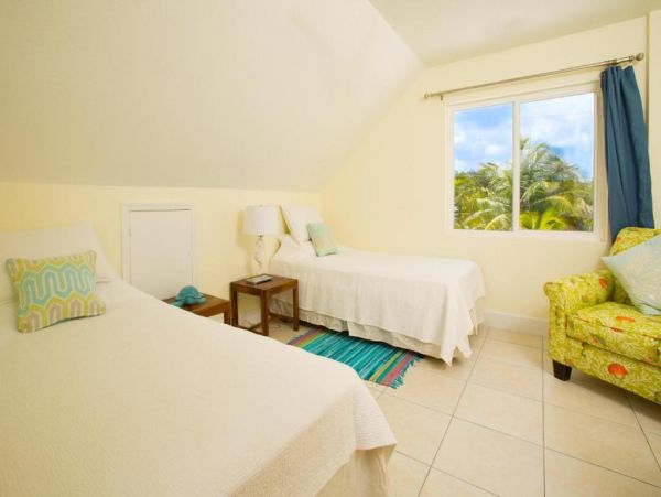 Cayman Island Vacation Rental Oceanfront Villa with Private Pool & Snorkeling Paradise
