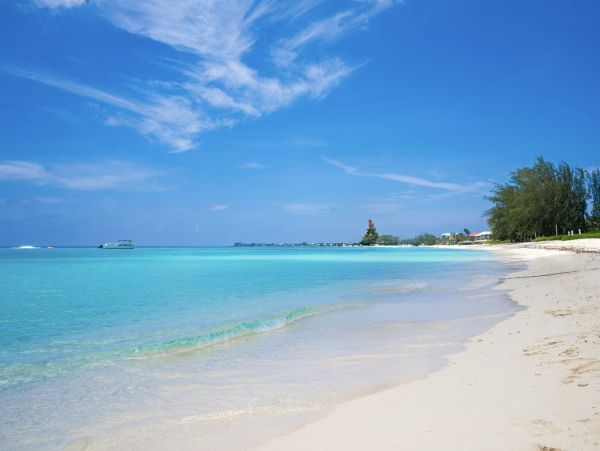 Cayman Island Vacation Rental Oceanfront Villa with Private Pool & Snorkeling Paradise