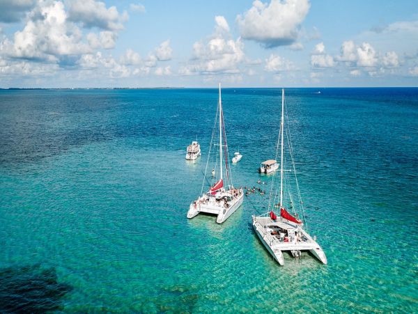 Cayman Island Luxury Villa Beach Across Street, Dock