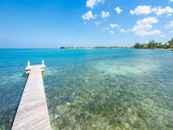 Grandacayman Luury Beachfront Vacation Villa