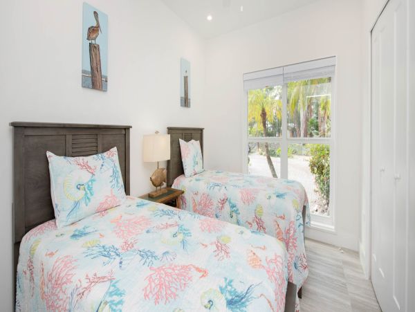Grandacayman Luury Beachfront Vacation Villa