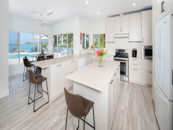 Grandacayman Luury Beachfront Vacation Villa
