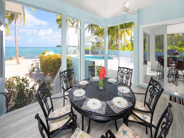 Grandacayman Luury Beachfront Vacation Villa