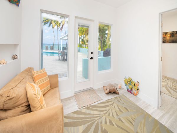 Grandacayman Luury Beachfront Vacation Villa