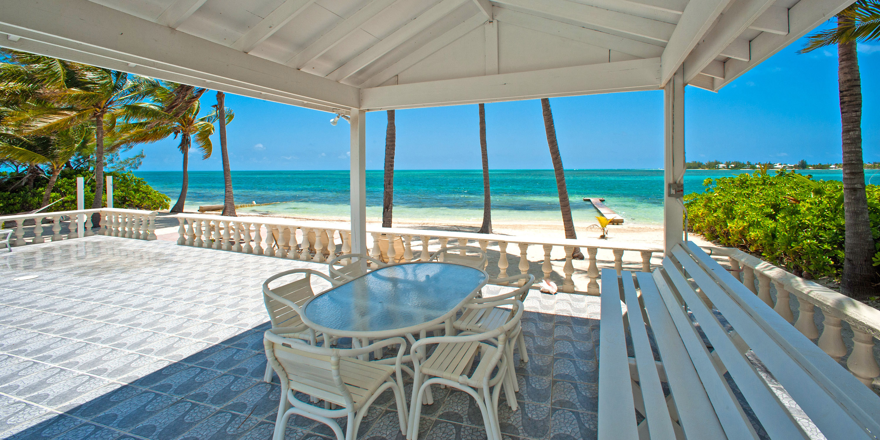 Grandacayman Luury Beachfront Vacation Villa