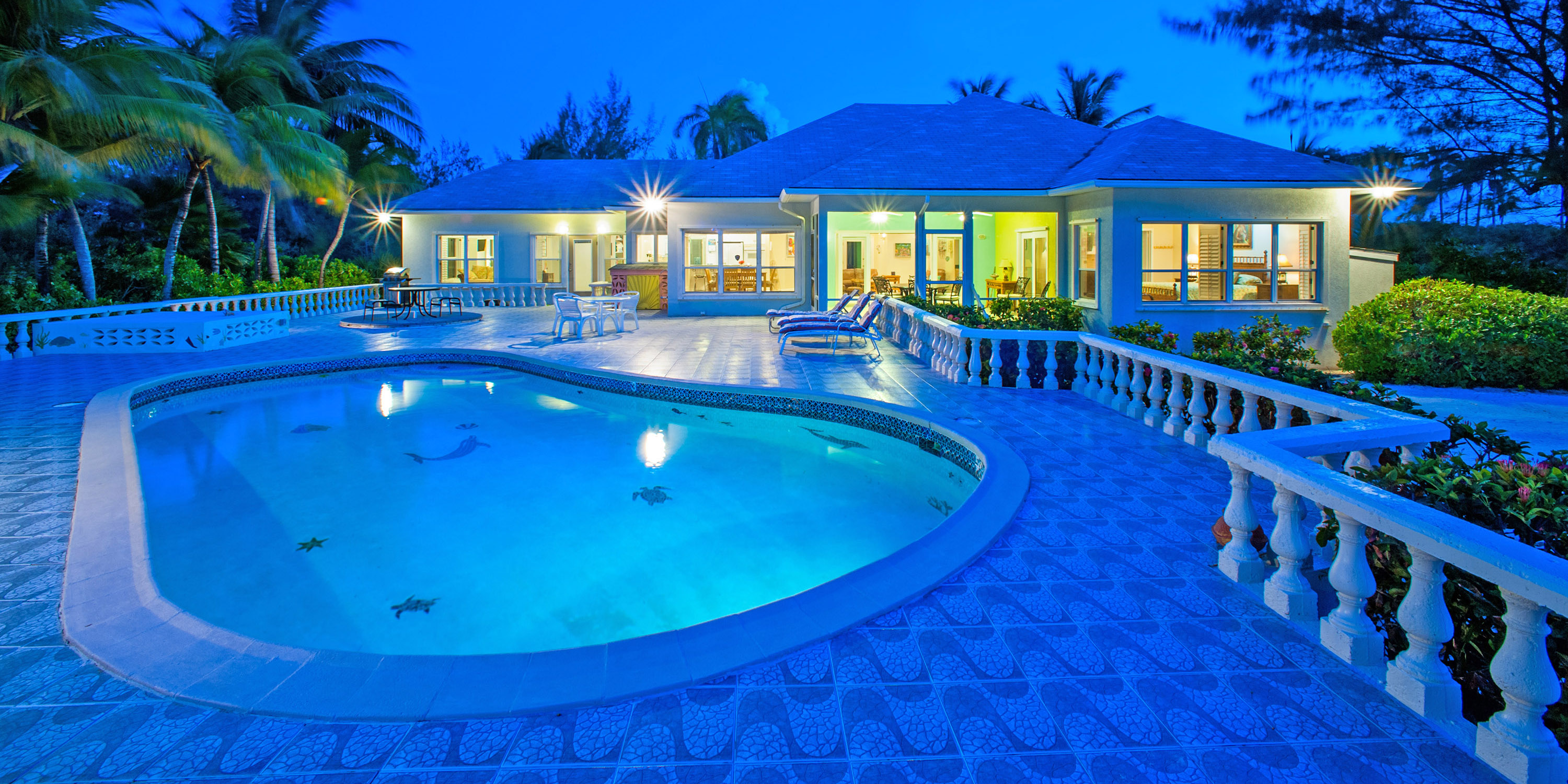 Grandacayman Luury Beachfront Vacation Villa