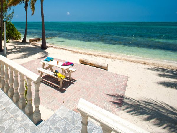Grandacayman Luury Beachfront Vacation Villa