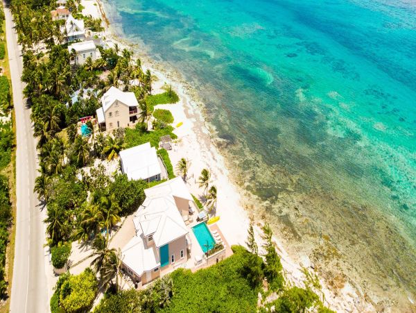 Grand Cayman Beachfront Villa, Sleeps up to 9