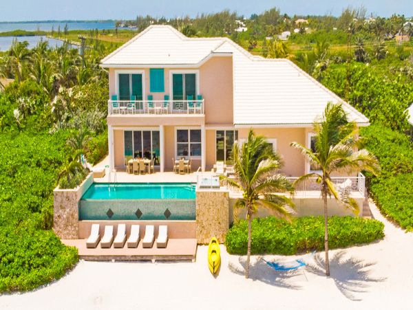 Grand Cayman Beachfront Villa, Sleeps up to 9