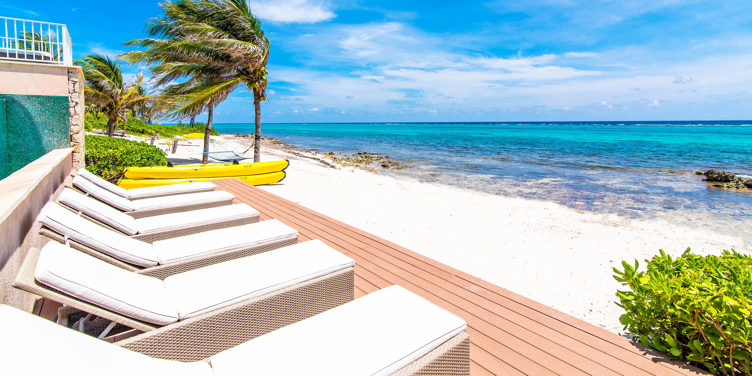 Grand Cayman Beachfront Villa, Sleeps up to 9