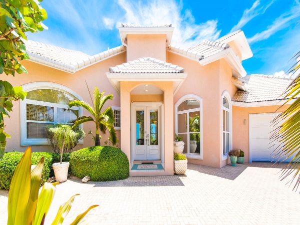 Grand Cayman Beachfront Villa, Sleeps up to 9