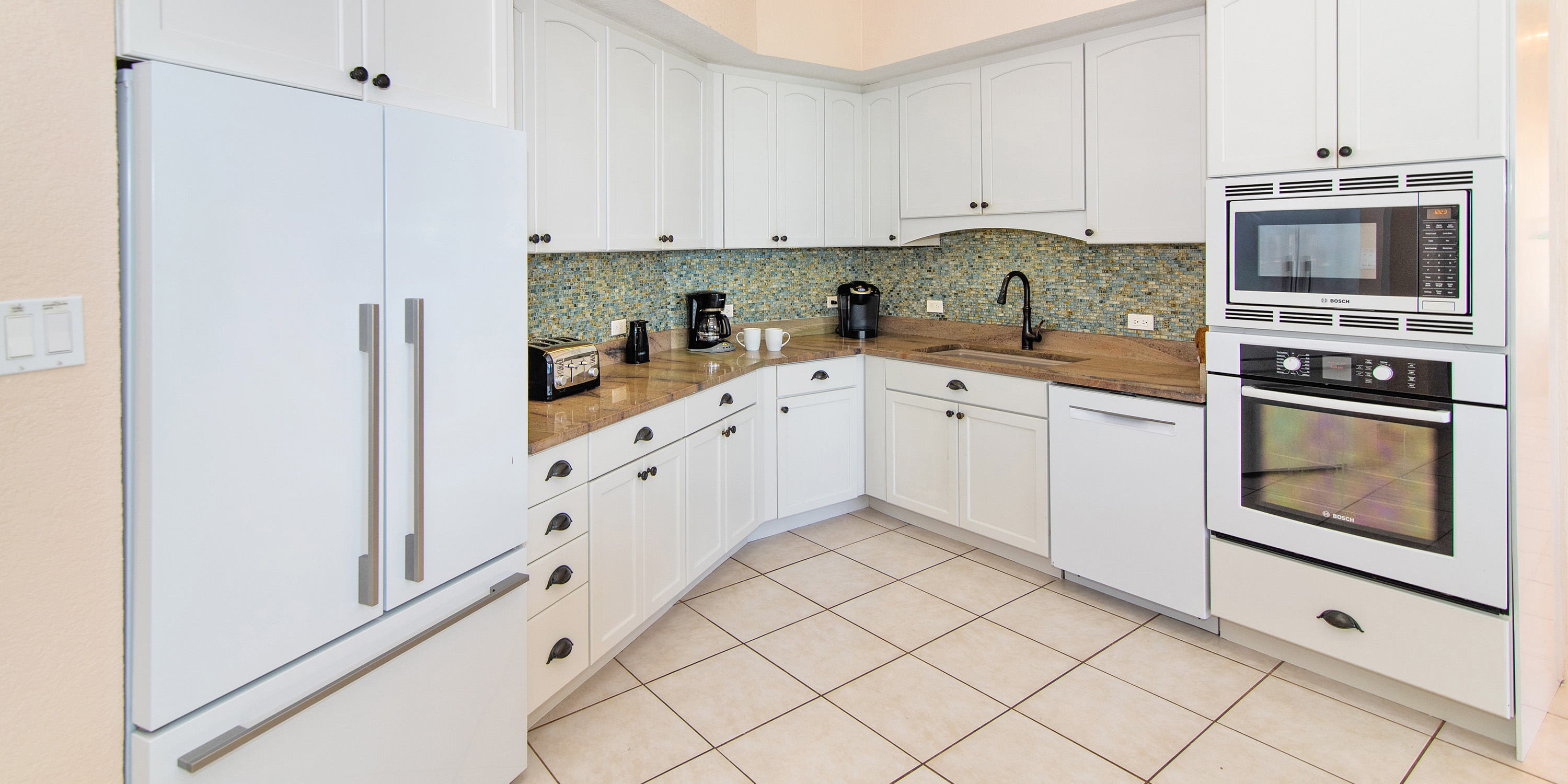 Grand Cayman Beachfront Villa, Sleeps up to 9