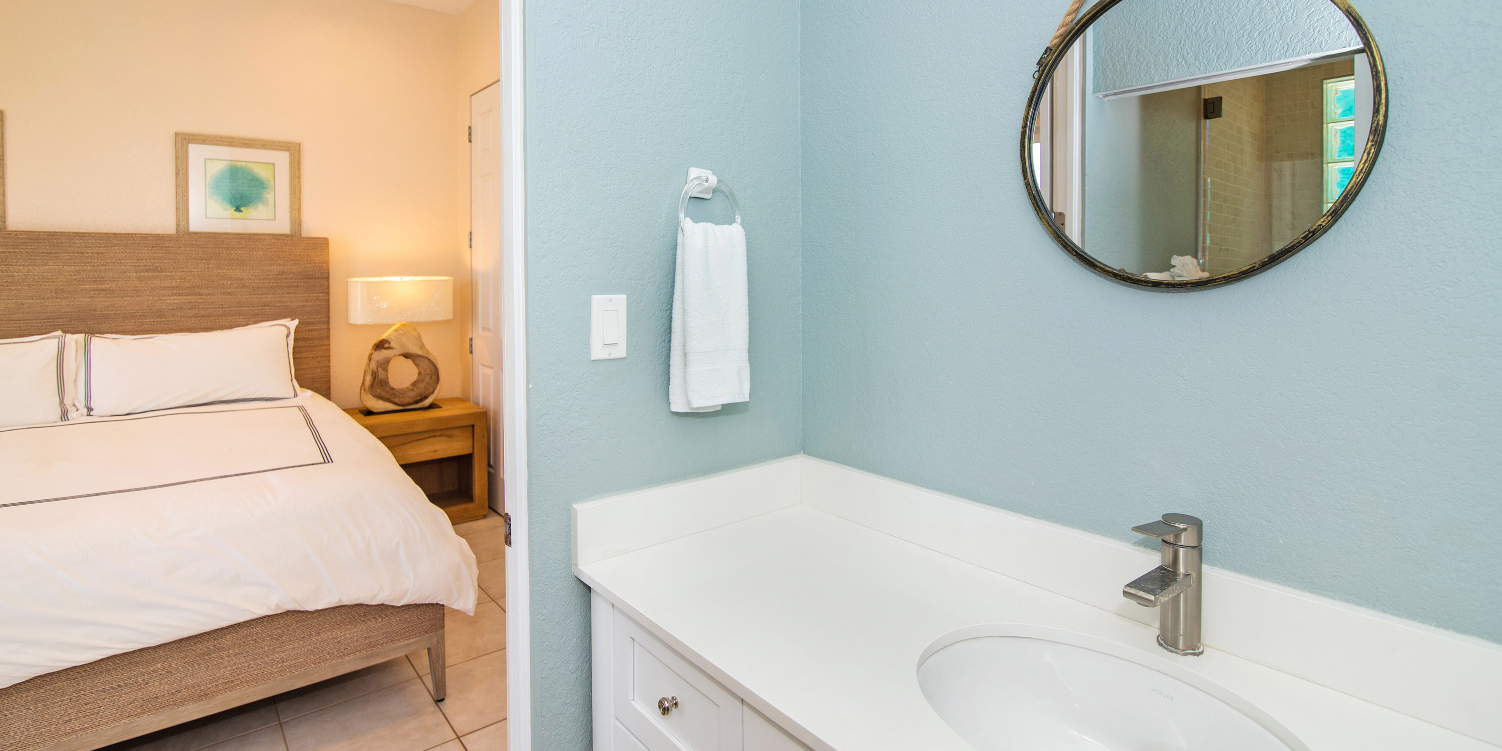 Grand Cayman Beachfront Villa, Sleeps up to 9