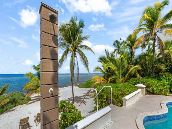 Cayman Island Vacation Home Four Bedroom Located On Beach