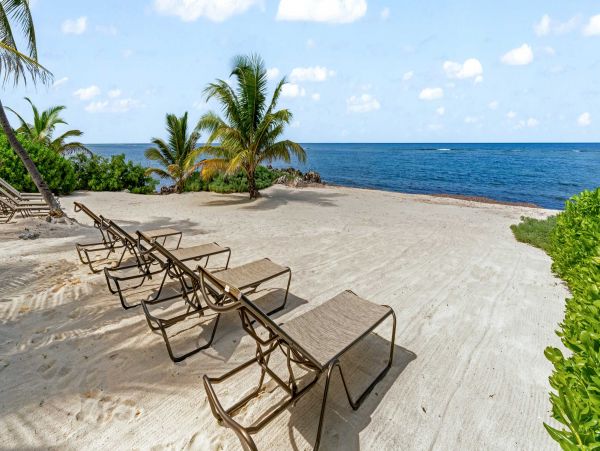 Cayman Island Vacation Home Four Bedroom Located On Beach