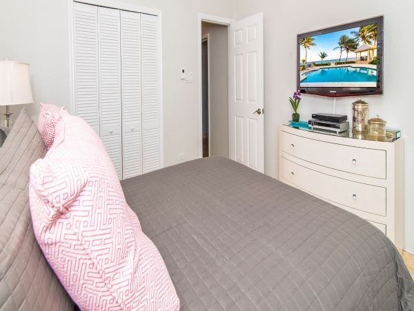 Oceanfront Grand Cayman Vacation Home Seven Bedroom