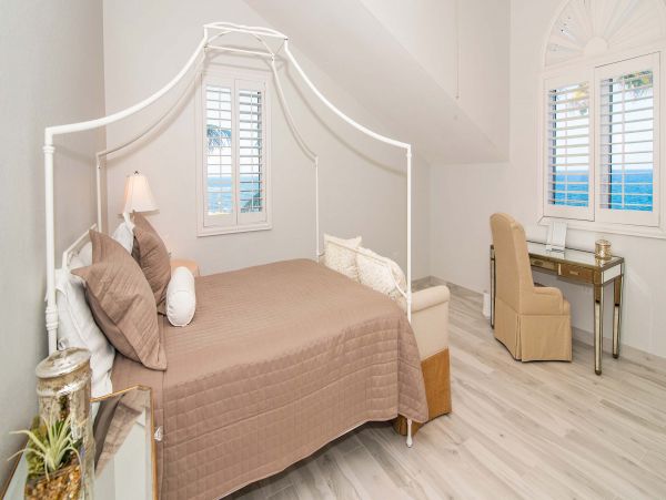 Oceanfront Grand Cayman Vacation Home Seven Bedroom