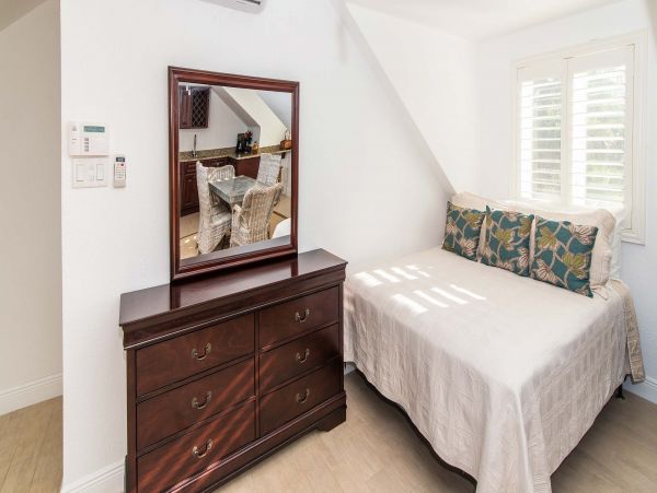Oceanfront Grand Cayman Vacation Home Seven Bedroom