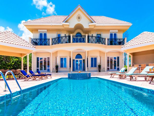 Stunning Luxury Beachfront Grand Cayman