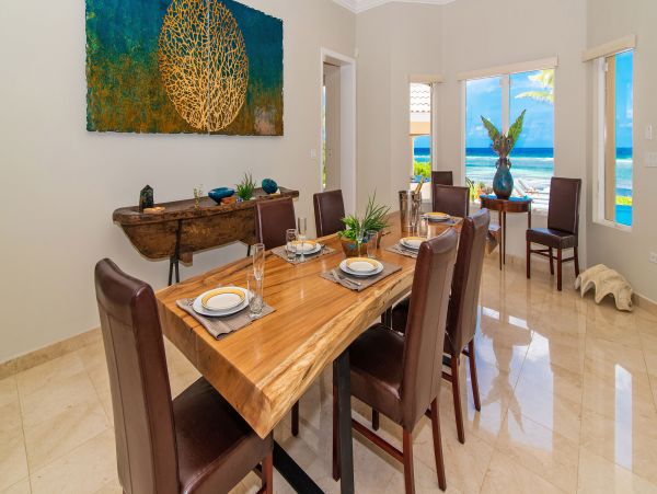 Stunning Luxury Beachfront Grand Cayman