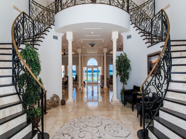 Stunning Luxury Beachfront Grand Cayman