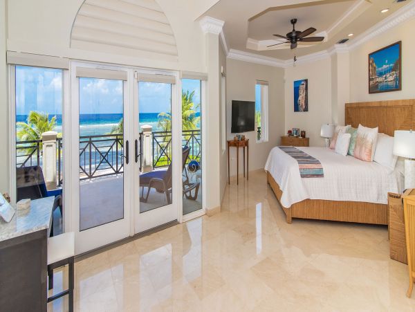 Stunning Luxury Beachfront Grand Cayman