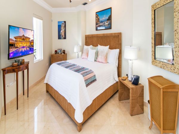 Stunning Luxury Beachfront Grand Cayman