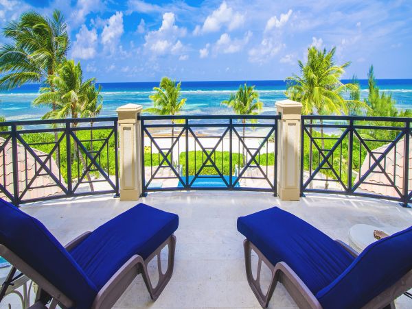 Stunning Luxury Beachfront Grand Cayman