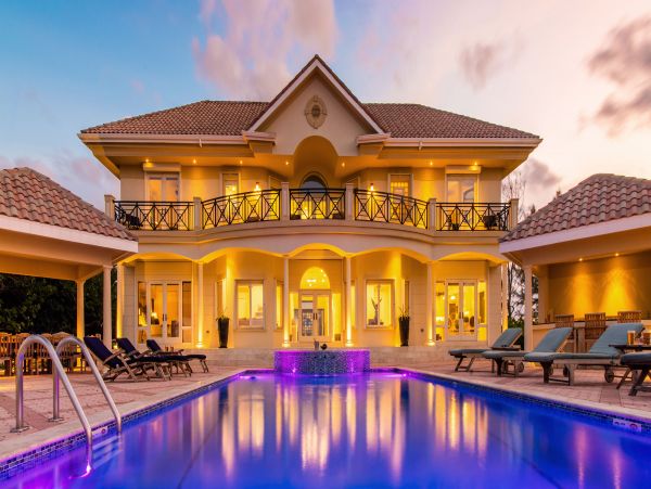 Stunning Luxury Beachfront Grand Cayman