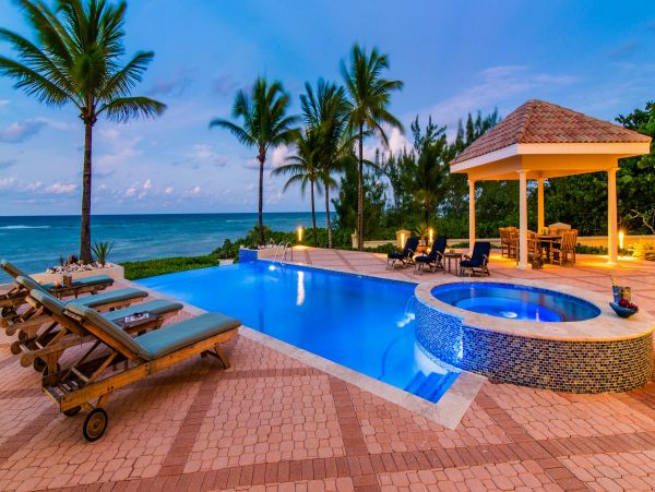 Stunning Luxury Beachfront Grand Cayman