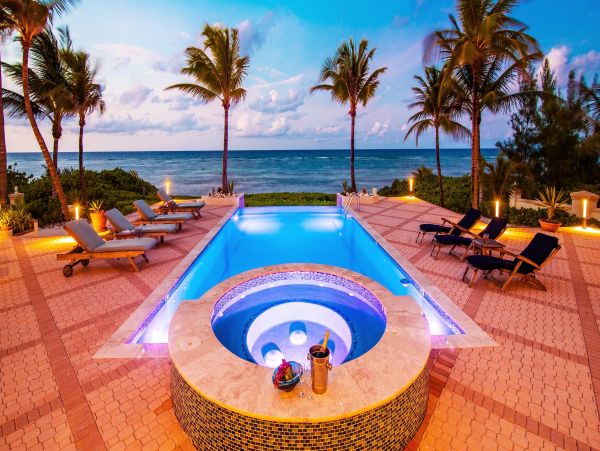 Stunning Luxury Beachfront Grand Cayman
