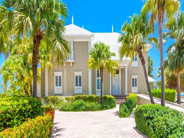 Luxury Cayman Islands Vacation Rentals - Oceanfront Villa Retreat