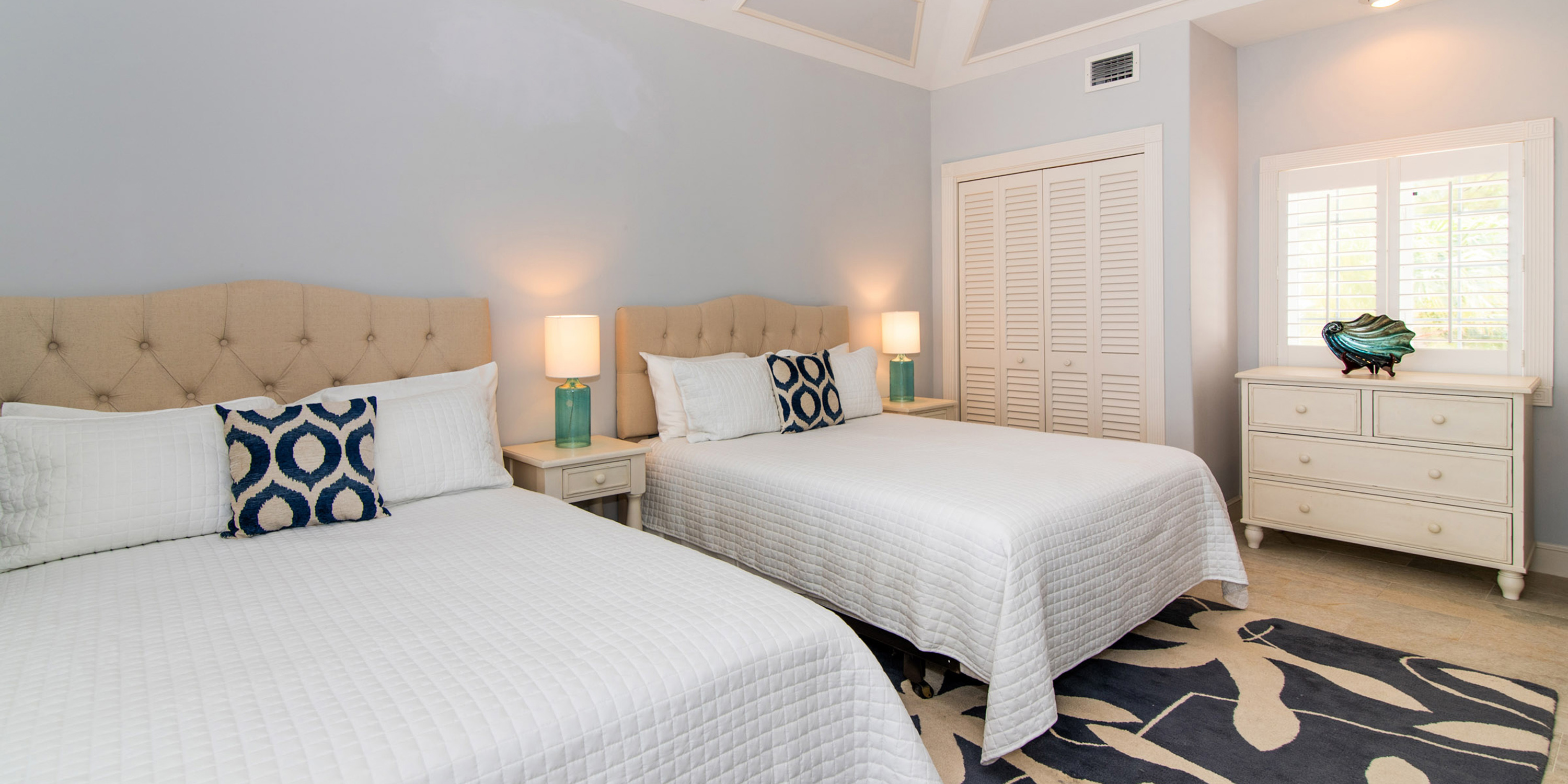 Luxury Cayman Islands Vacation Rentals - Oceanfront Villa Retreat