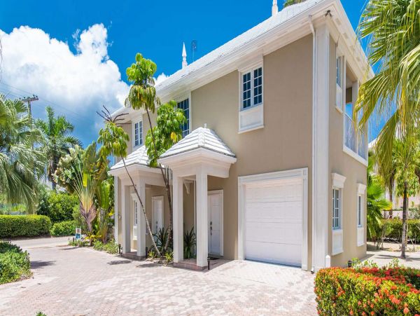 Luxury Cayman Islands Vacation Rentals - Oceanfront Villa Retreat
