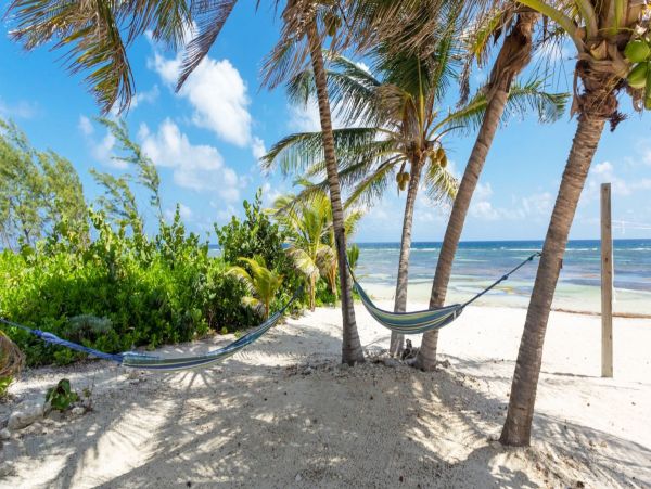 Cayman Island Luxury Vacation Villa 5 Bedrooms