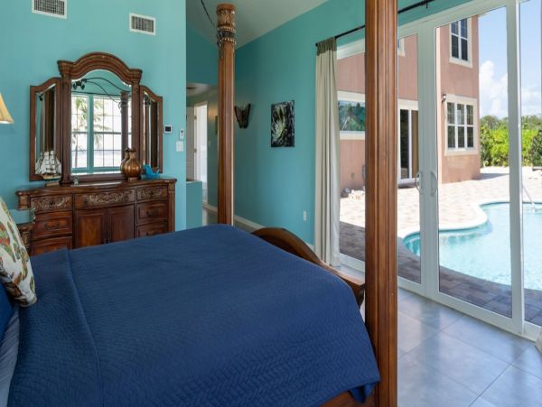 Cayman Island Luxury Vacation Villa 5 Bedrooms