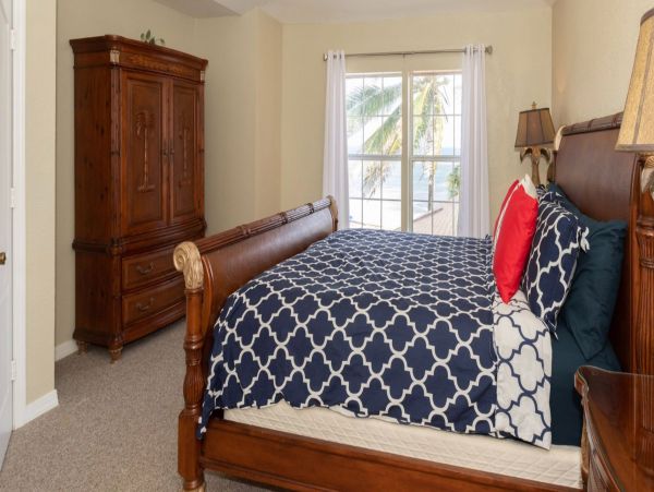 Cayman Island Luxury Vacation Villa 5 Bedrooms